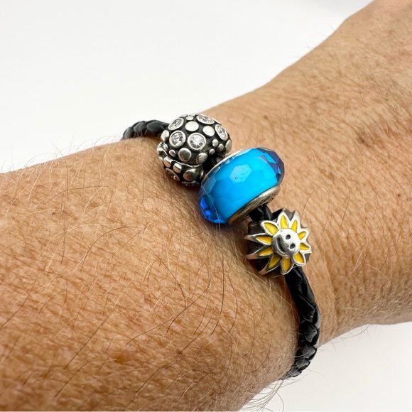 Pandora Bracelet with 3 Charms - Picture 3 of 10